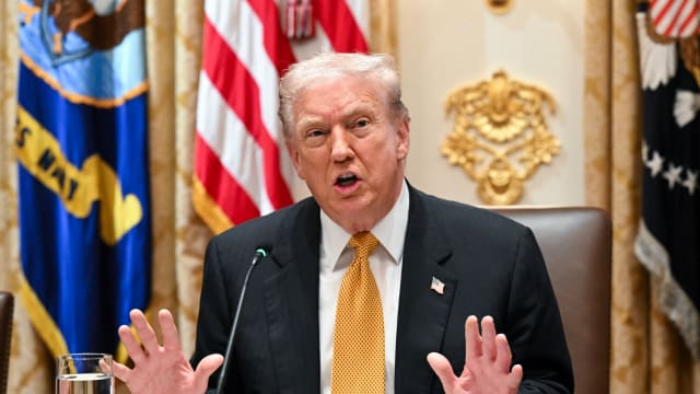 More Shocking News on Veterans Day Causes Bitcoin and Ripple Prices to Plummet